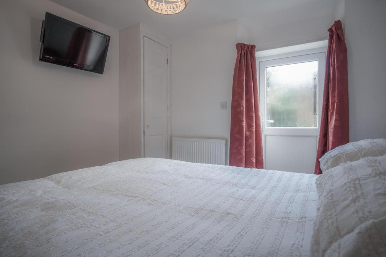 Church Terrace - 3 Bedroom - *